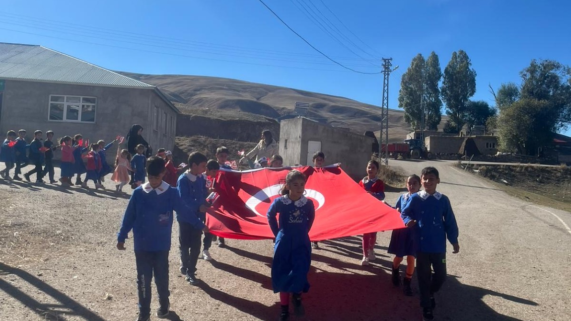 CUMHURİYET YÜRÜYÜŞÜ